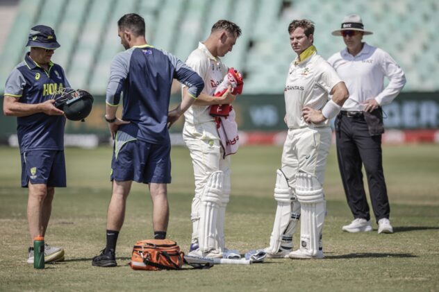 Steven Smith assessed for concussion after blow on helmet