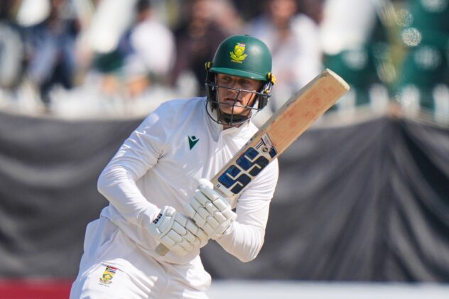Stubbs dropped, Rickelton to keep wickets in Gqeberha Test