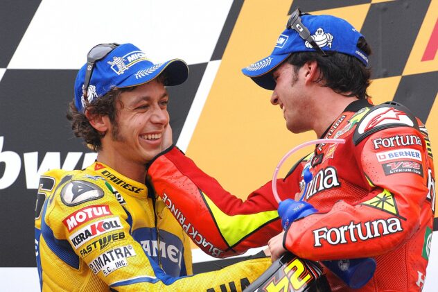 The closest finish in MotoGP history: Toni Elias over Valentino Rossi 20 years ago