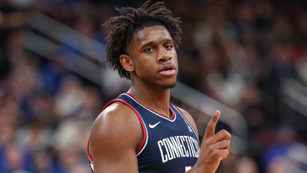 The Spurs' summer of adding bigs could lead to a boosted three-point attack