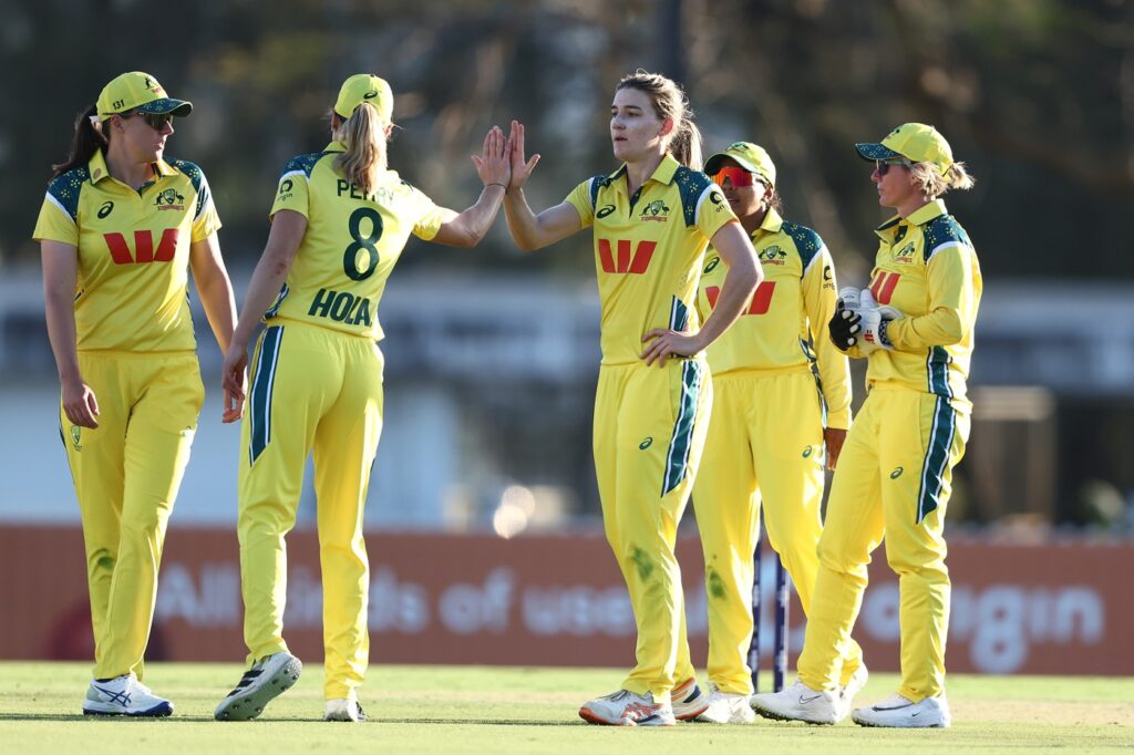 Unchanged Australia bowl in Brisbane; no changes for Bangladesh too