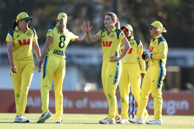 Unchanged Australia bowl in Brisbane; no changes for Bangladesh too