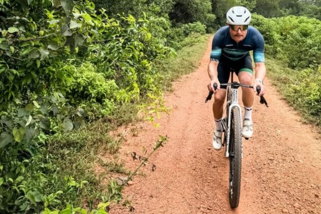 Valtteri Bottas completes three-day jungle ride to Singapore GP: "Your mind starts to play games at night"