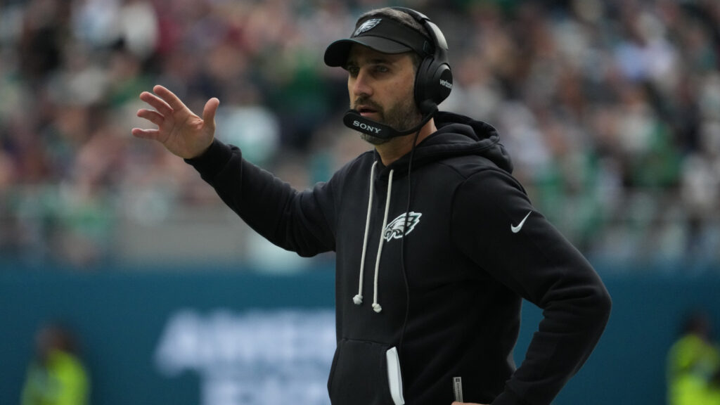 Video shows Eagles GM’s reaction to Nick Sirianni’s blunder