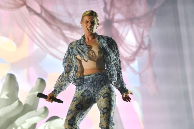 Watch Robyn Cover Tinashe’s “Popstar”